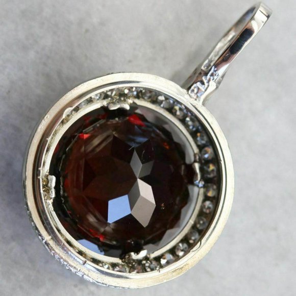 Vintage Art Deco 1930s 13.7 ct Deep Red Garnet 0.48 ct Diamond Platinum Pendant - Picture 3 of 9